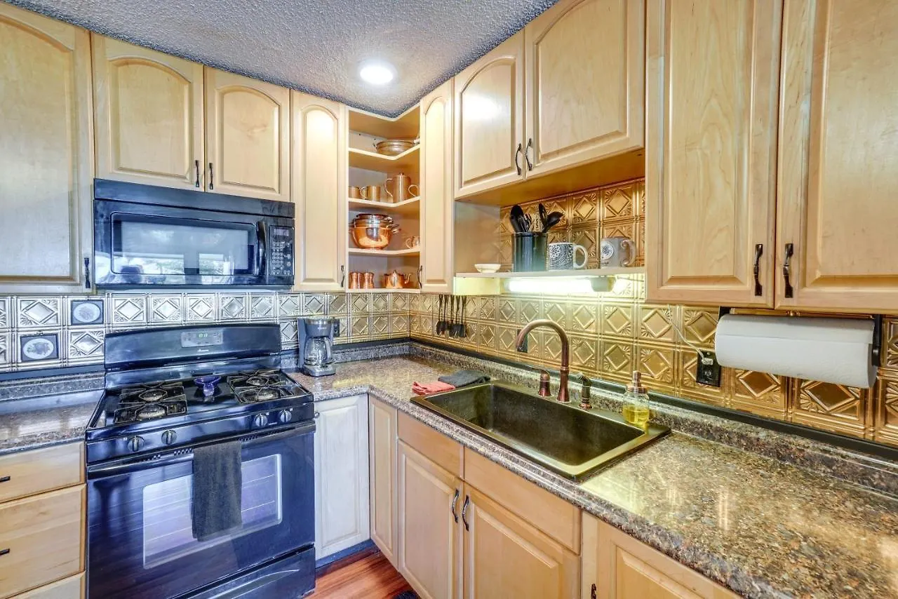 Molokai Island Retreat With Ocean View And Pool! Apartment Kaunakakai 0*,  United States