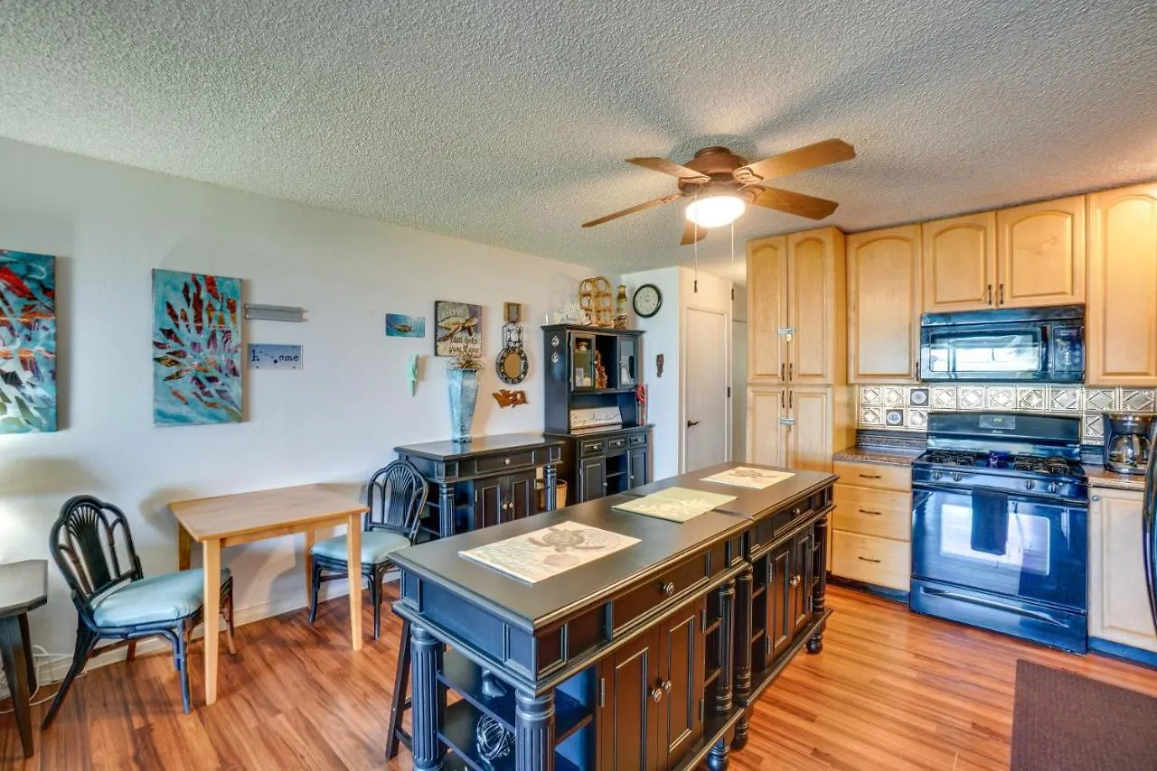 Molokai Island Retreat With Ocean View And Pool! Apartment Kaunakakai United States